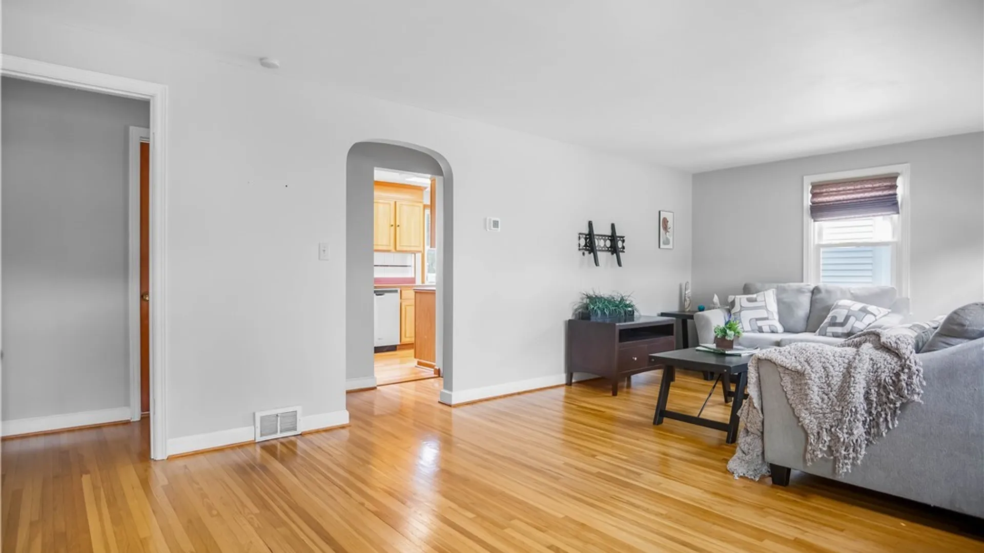 Property at 198 Marjorie Drive, Tonawanda, NY 14223 3