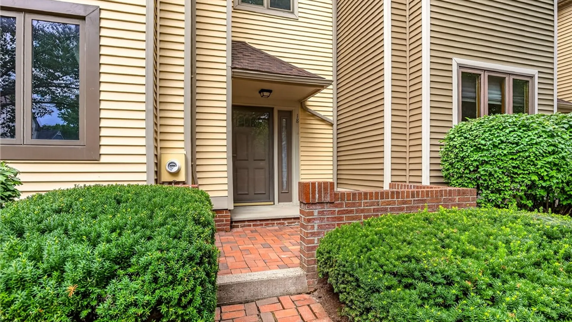 Property at 18 Cornhill Place, Rochester, NY 14608 3