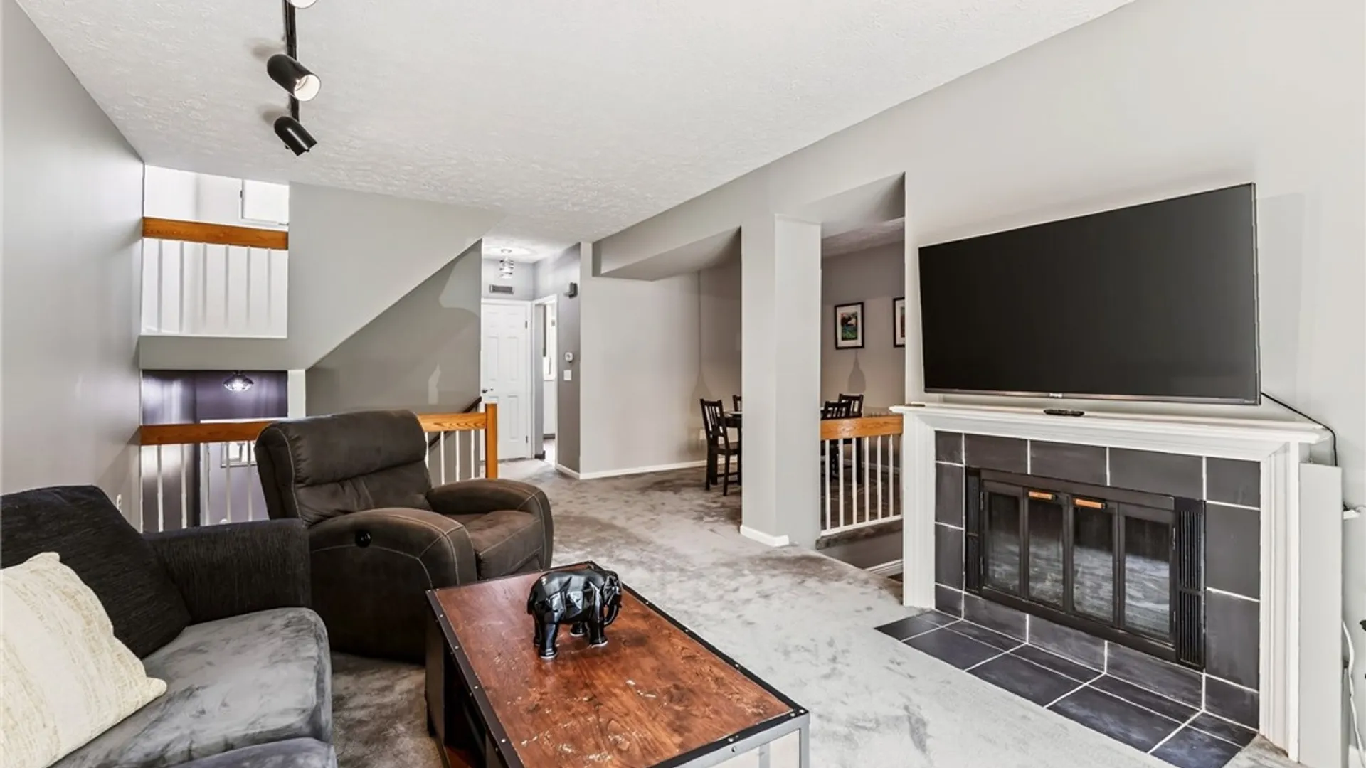 Property at 18 Cornhill Place, Rochester, NY 14608 5