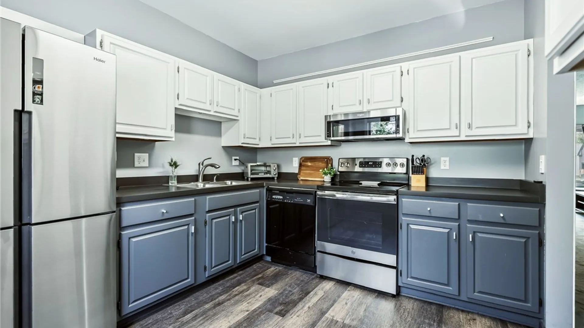 Property at 18 Cornhill Place, Rochester, NY 14608 14