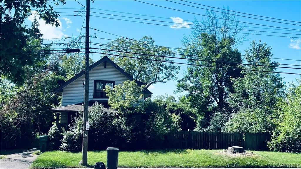 Property at 1119 College Avenue, Niagara Falls, NY 14305
