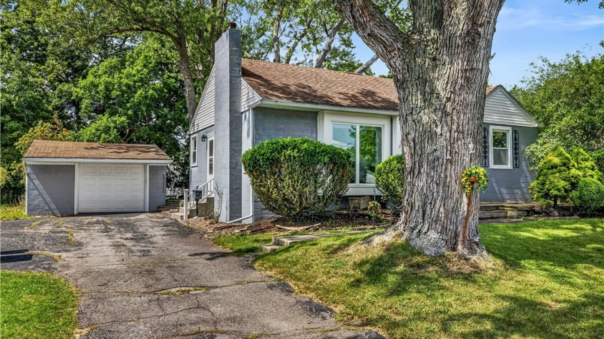 Property at 152 N Autumn Street, Amherst, NY 14221 3