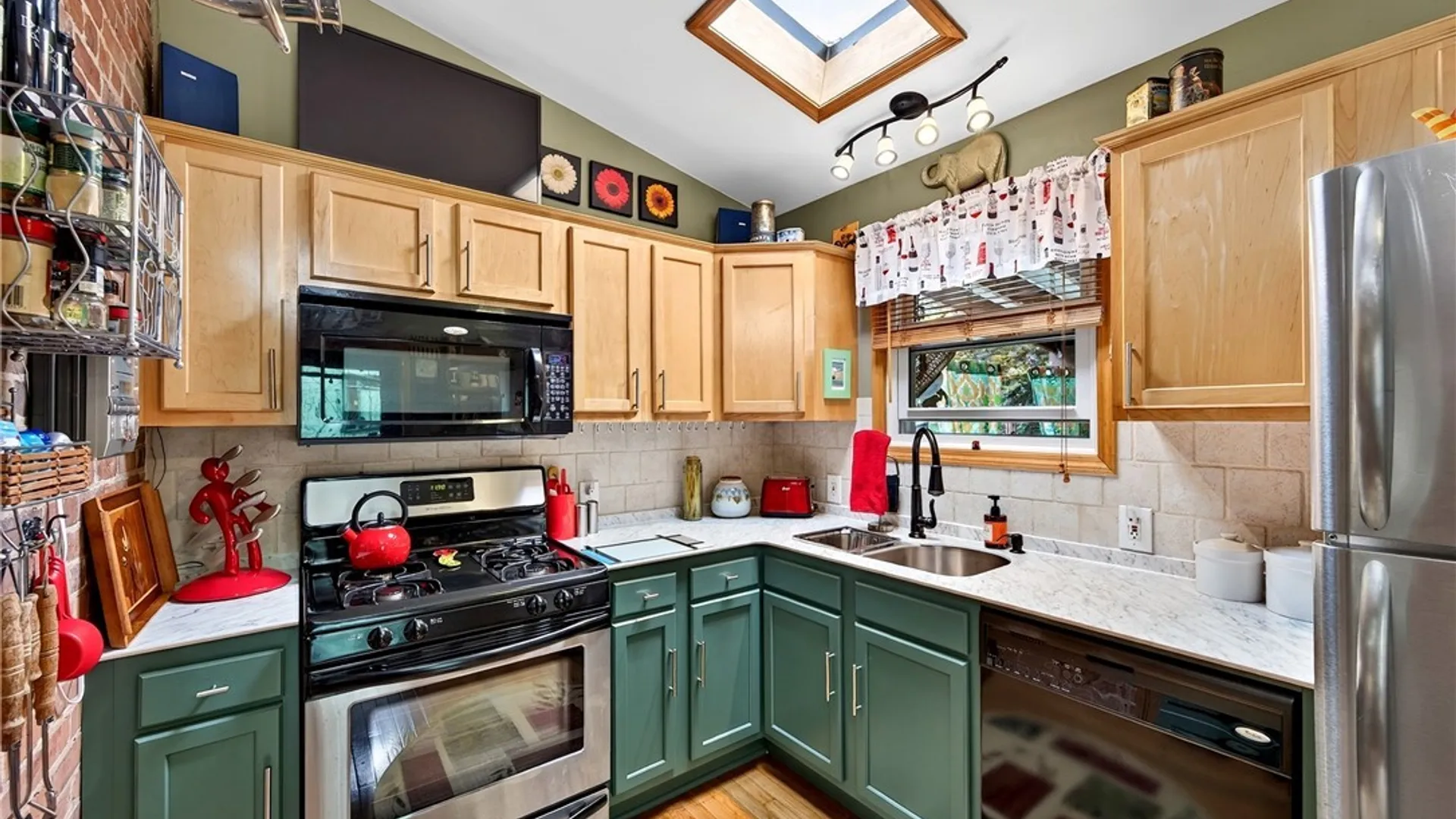Property at 388 Summer St #1, Buffalo, NY 14213 10