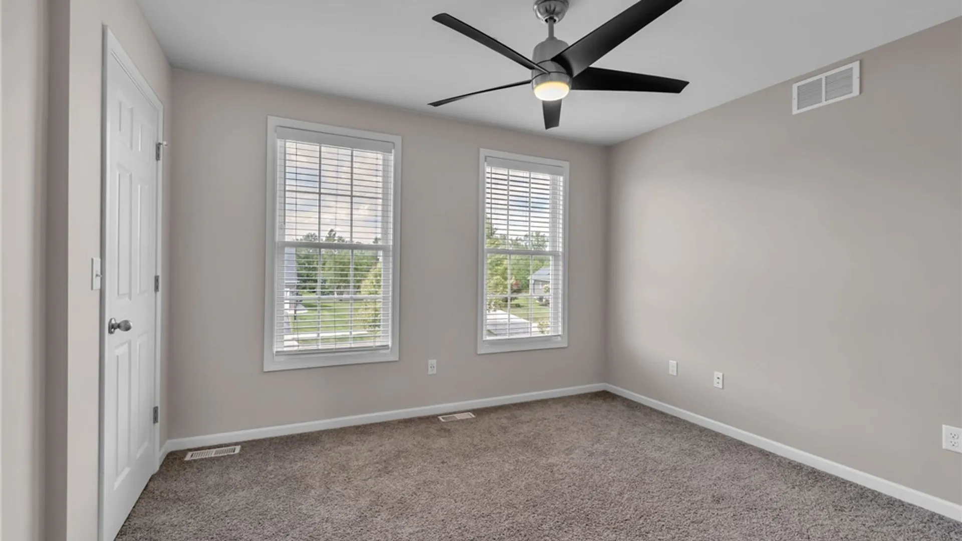 Property at 26 Hidden Meadow Crossing, Lancaster, NY 14086 27