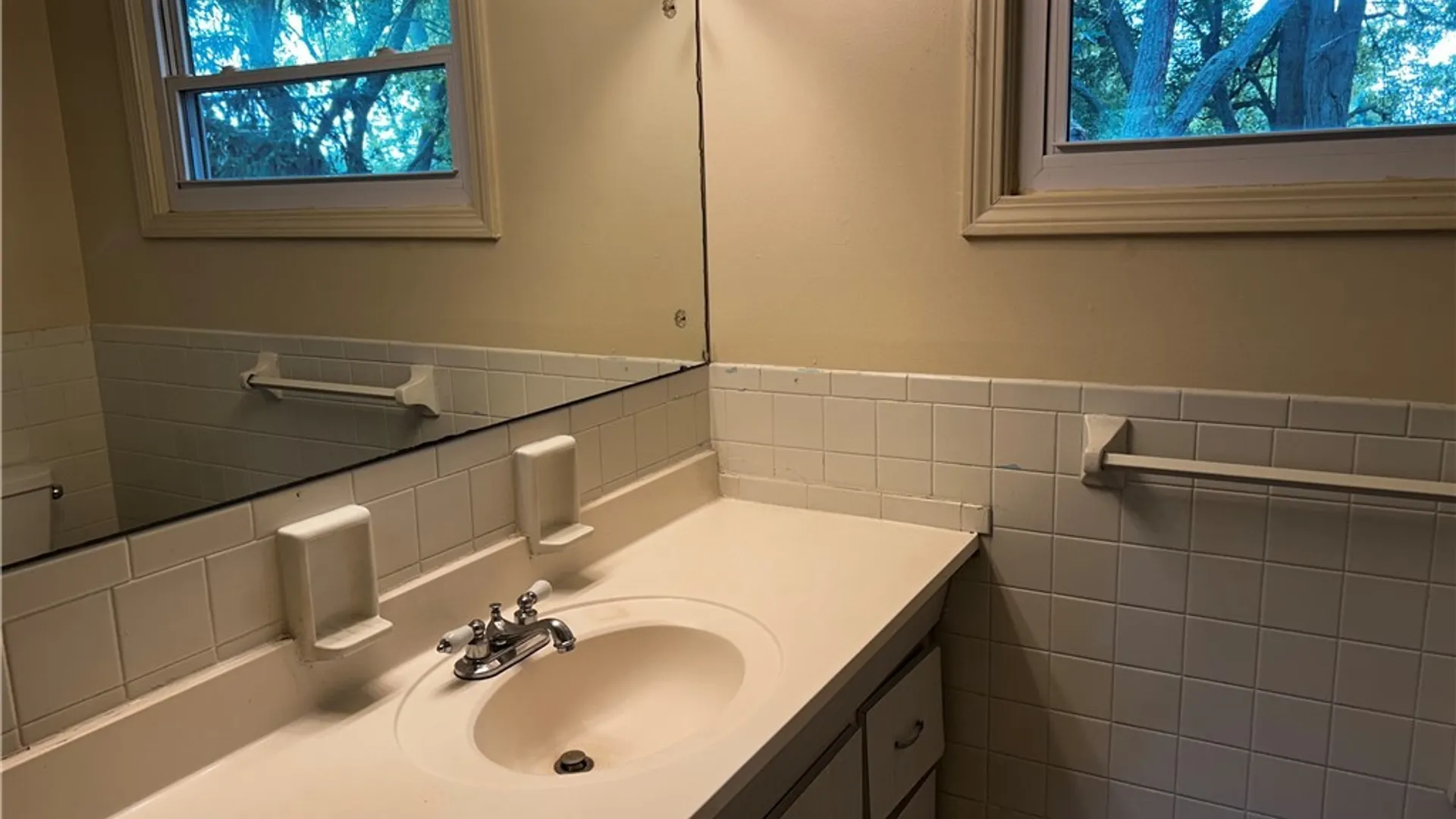 Property at 180 Greenfield Drive, Tonawanda, NY 14150 6