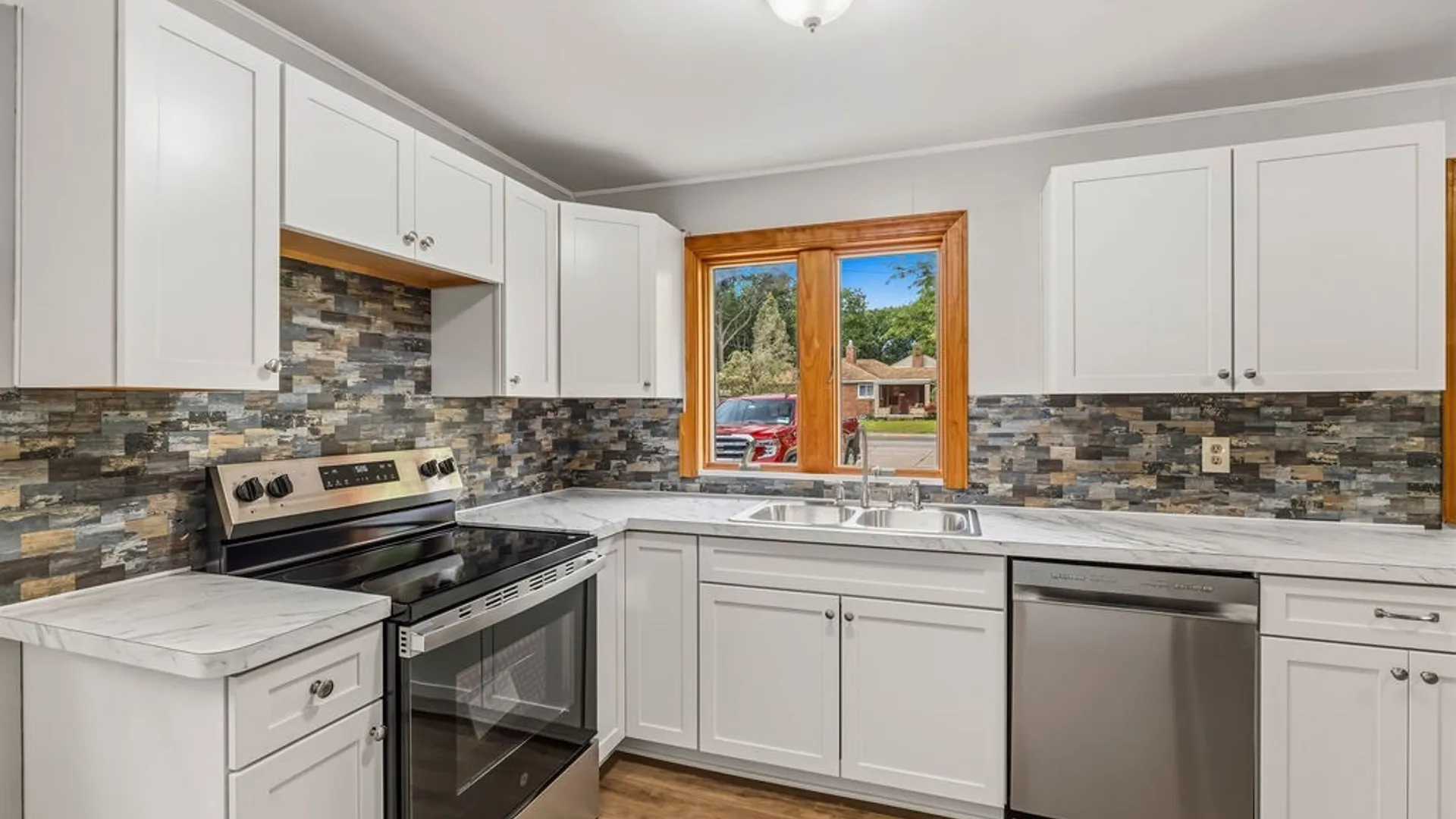 Property at 5261 Military Road, Lewiston, NY 14092 5
