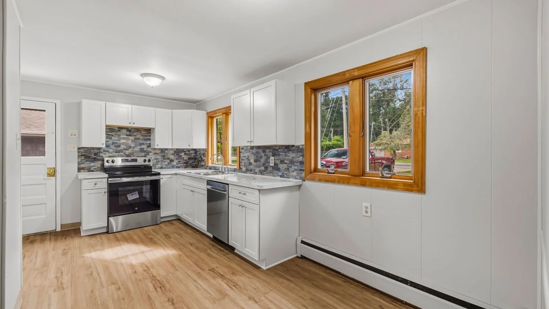 Property at 5261 Military Road, Lewiston, NY 14092 6