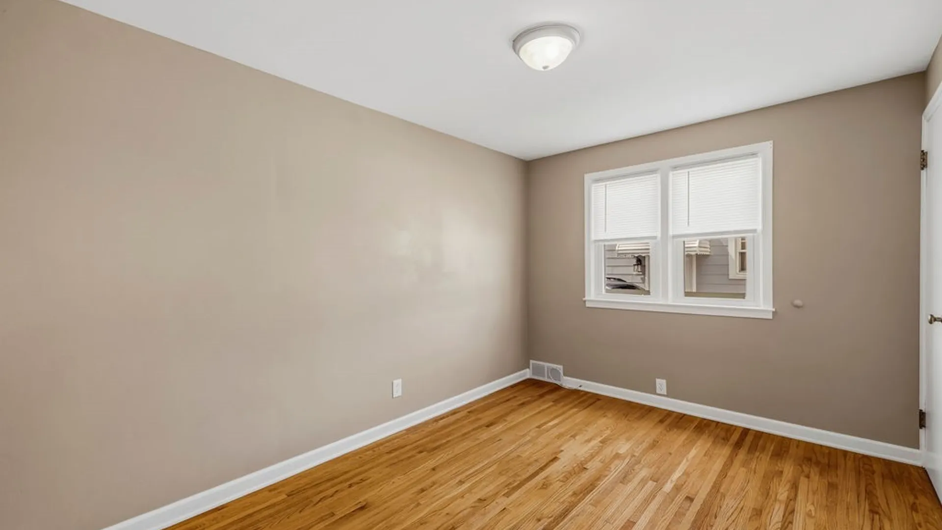 Property at 9006 Demunda Avenue, Niagara Falls, NY 14304 24
