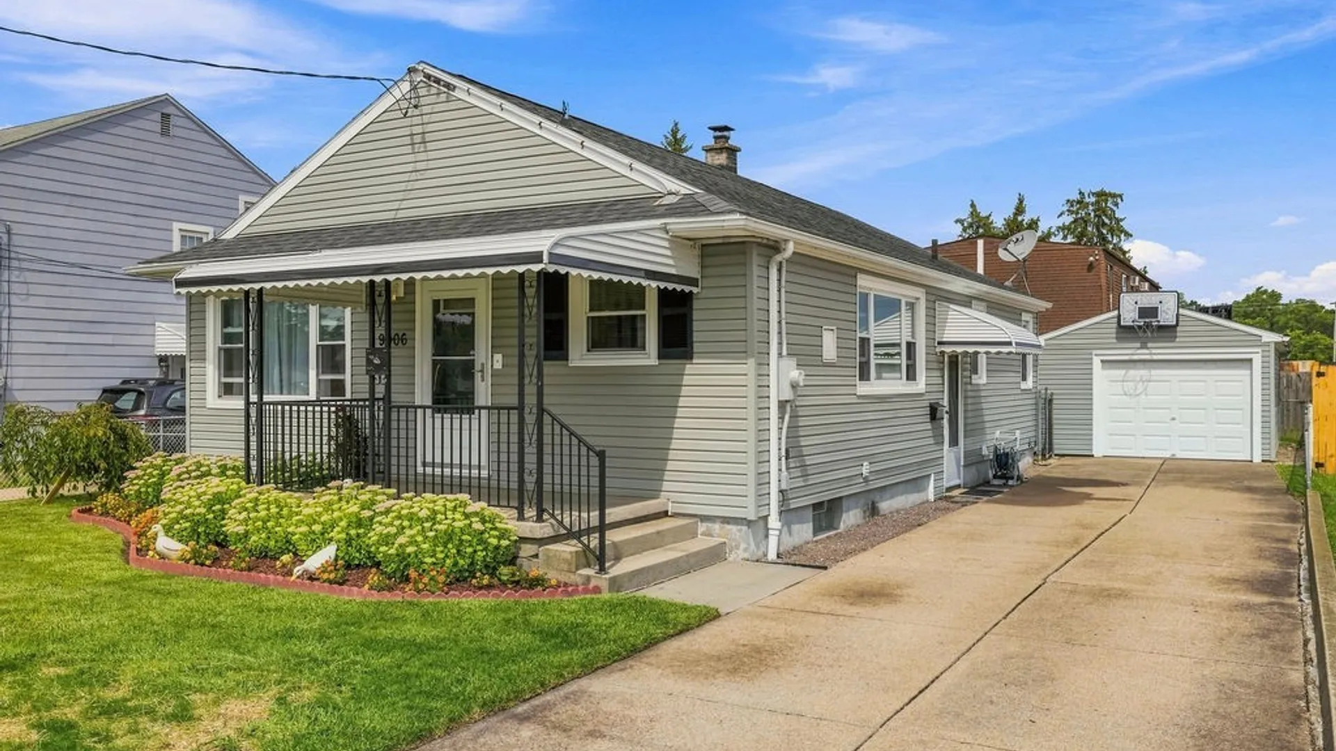 Property at 9006 Demunda Avenue, Niagara Falls, NY 14304 3