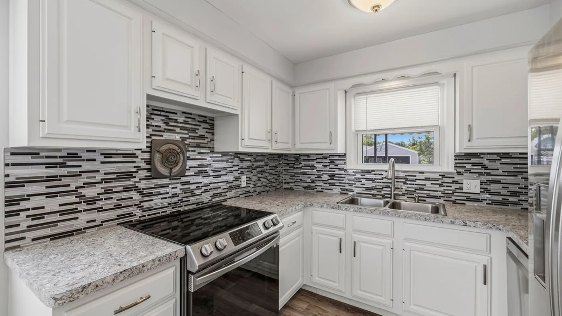 Property at 9006 Demunda Avenue, Niagara Falls, NY 14304 7