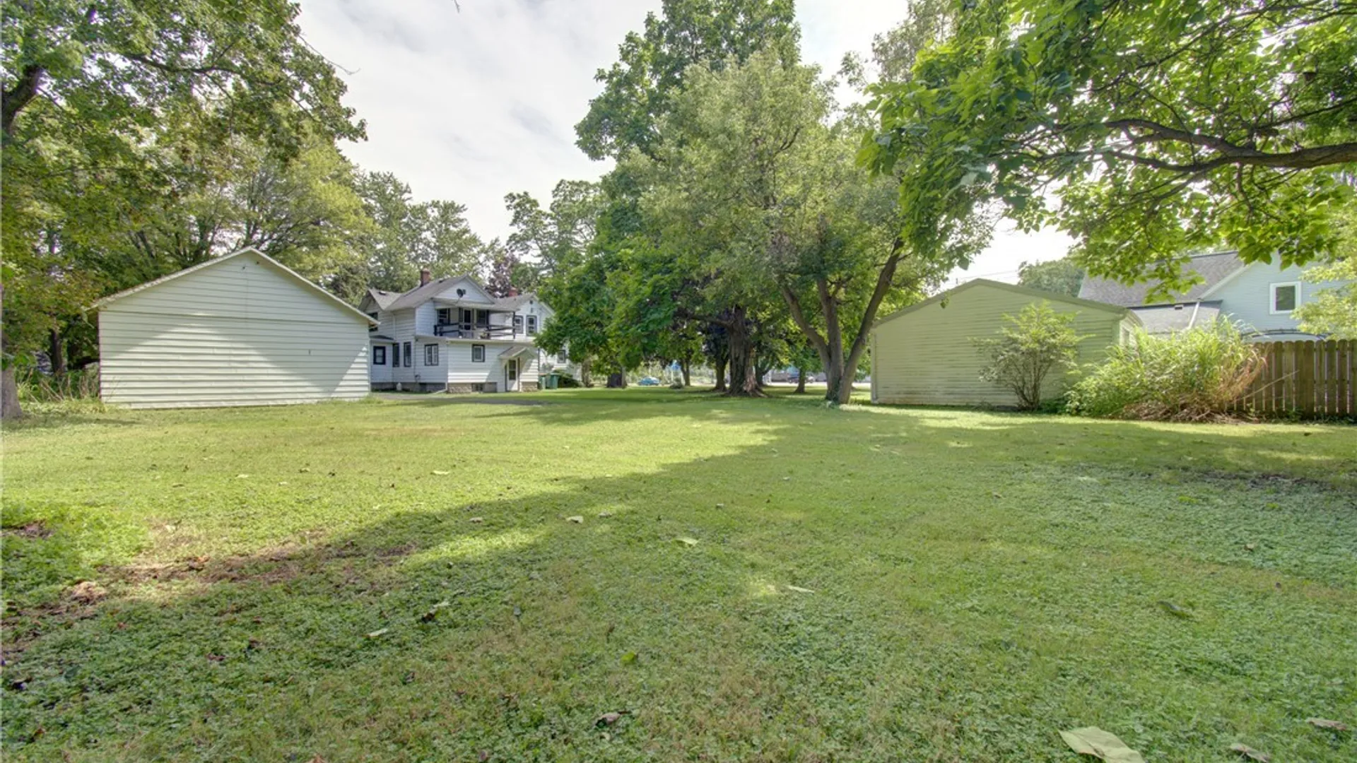 Property at 1086 Niagara Falls Boulevard, North Tonawanda, NY 14120 3
