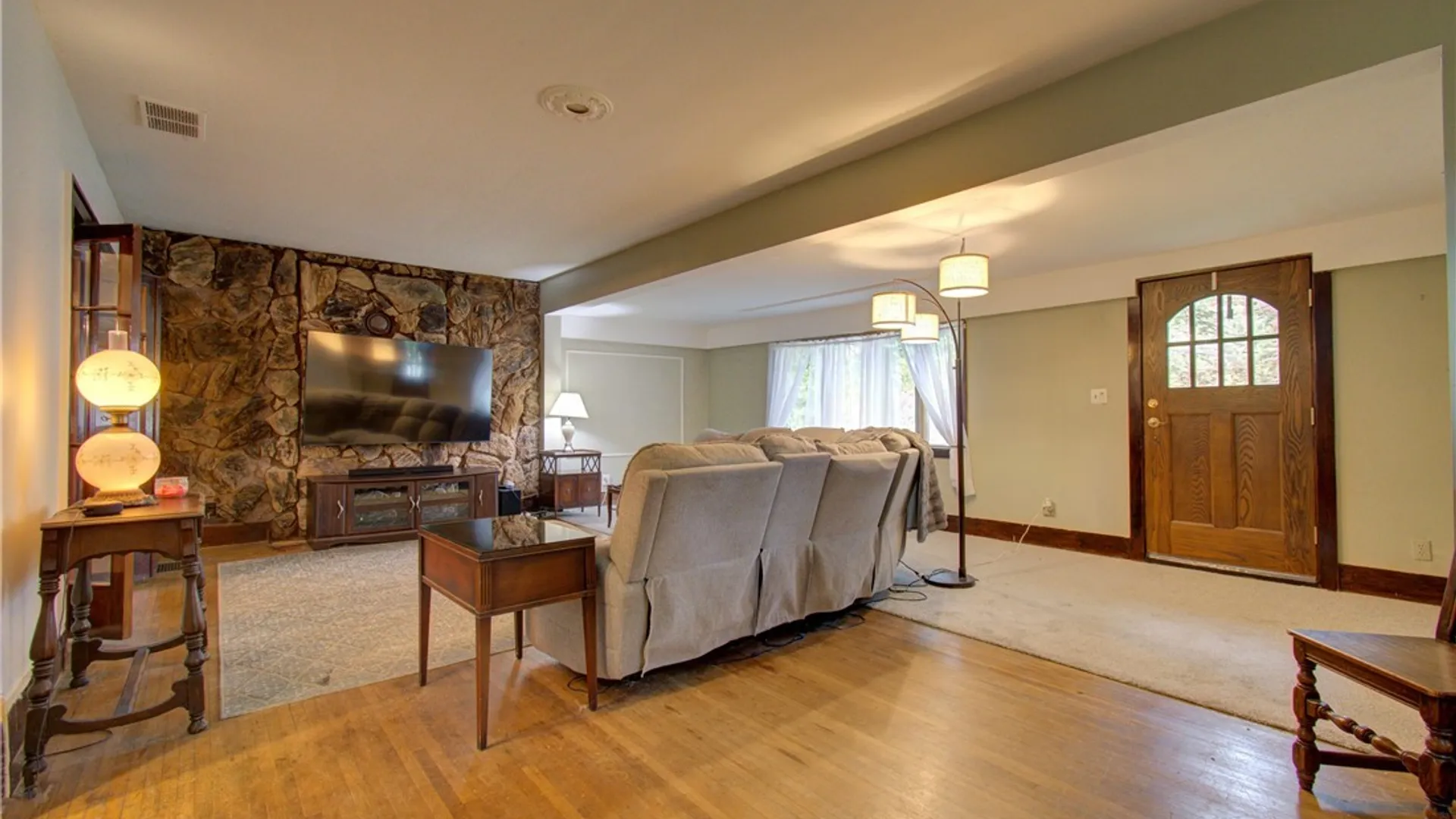 Property at 1102 Niagara Falls Boulevard, North Tonawanda, NY 14120 9