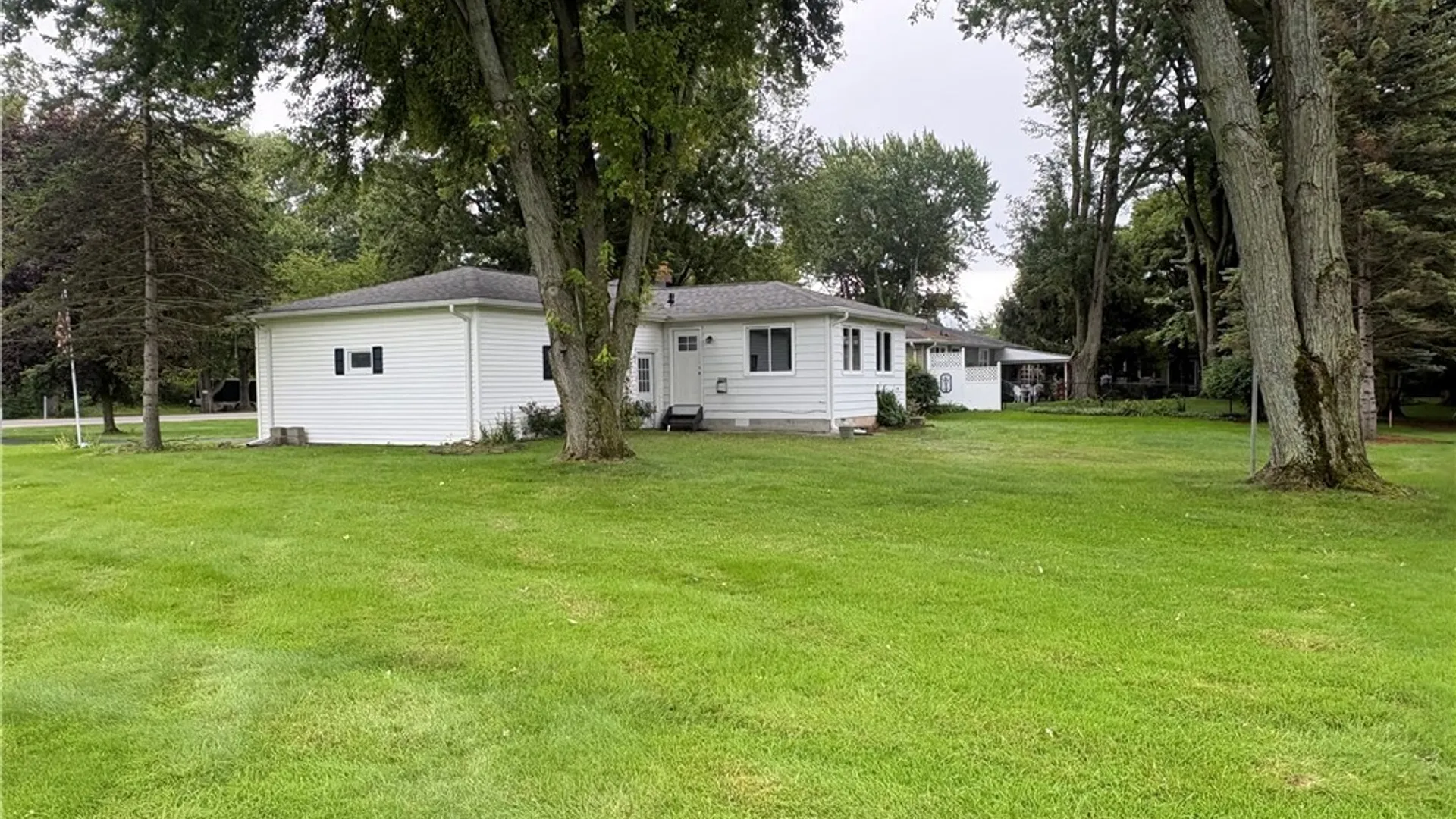 Property at 7384 Nash Road, Wheatfield, NY 14120 3