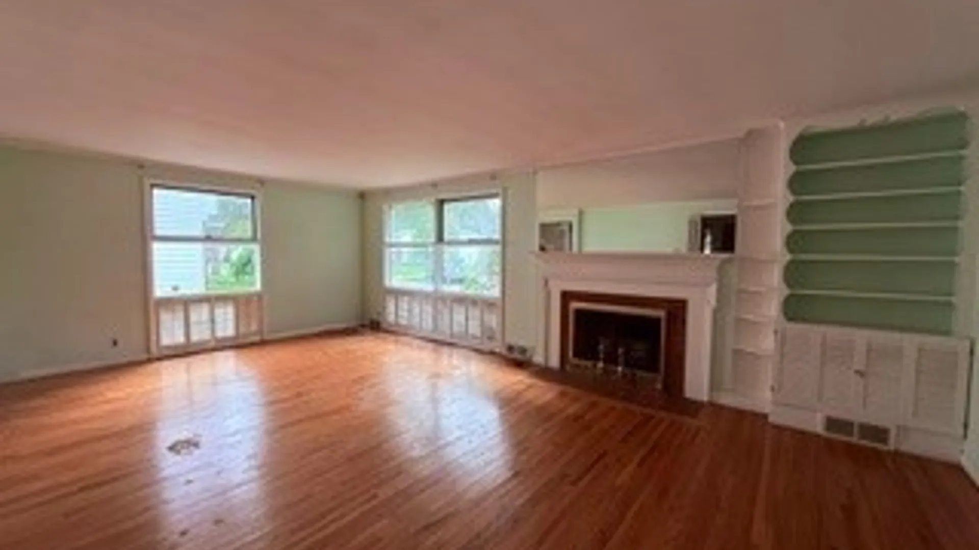 Property at 70 Meadow Lane, Tonawanda, NY 14223 3
