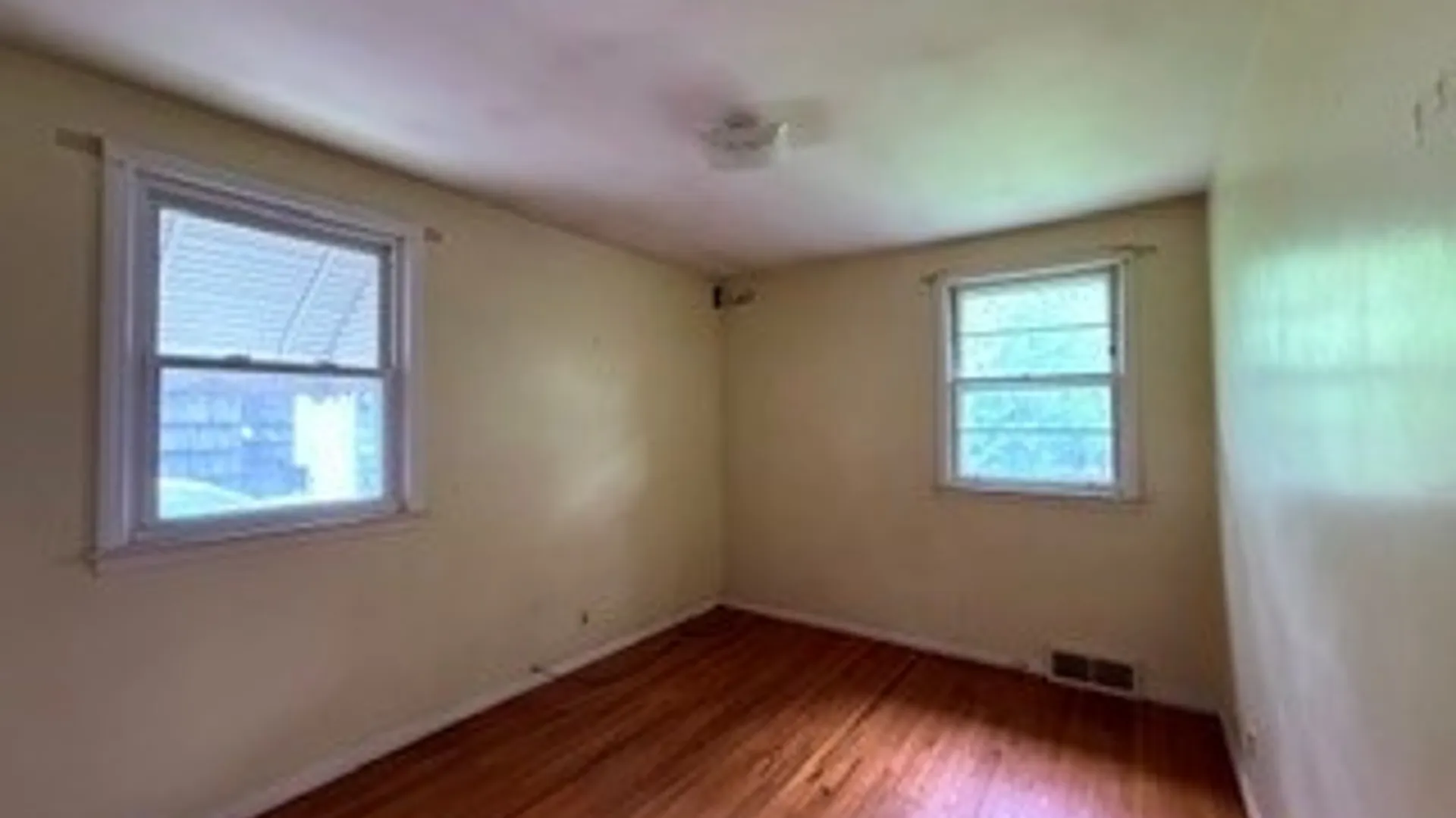 Property at 70 Meadow Lane, Tonawanda, NY 14223 8