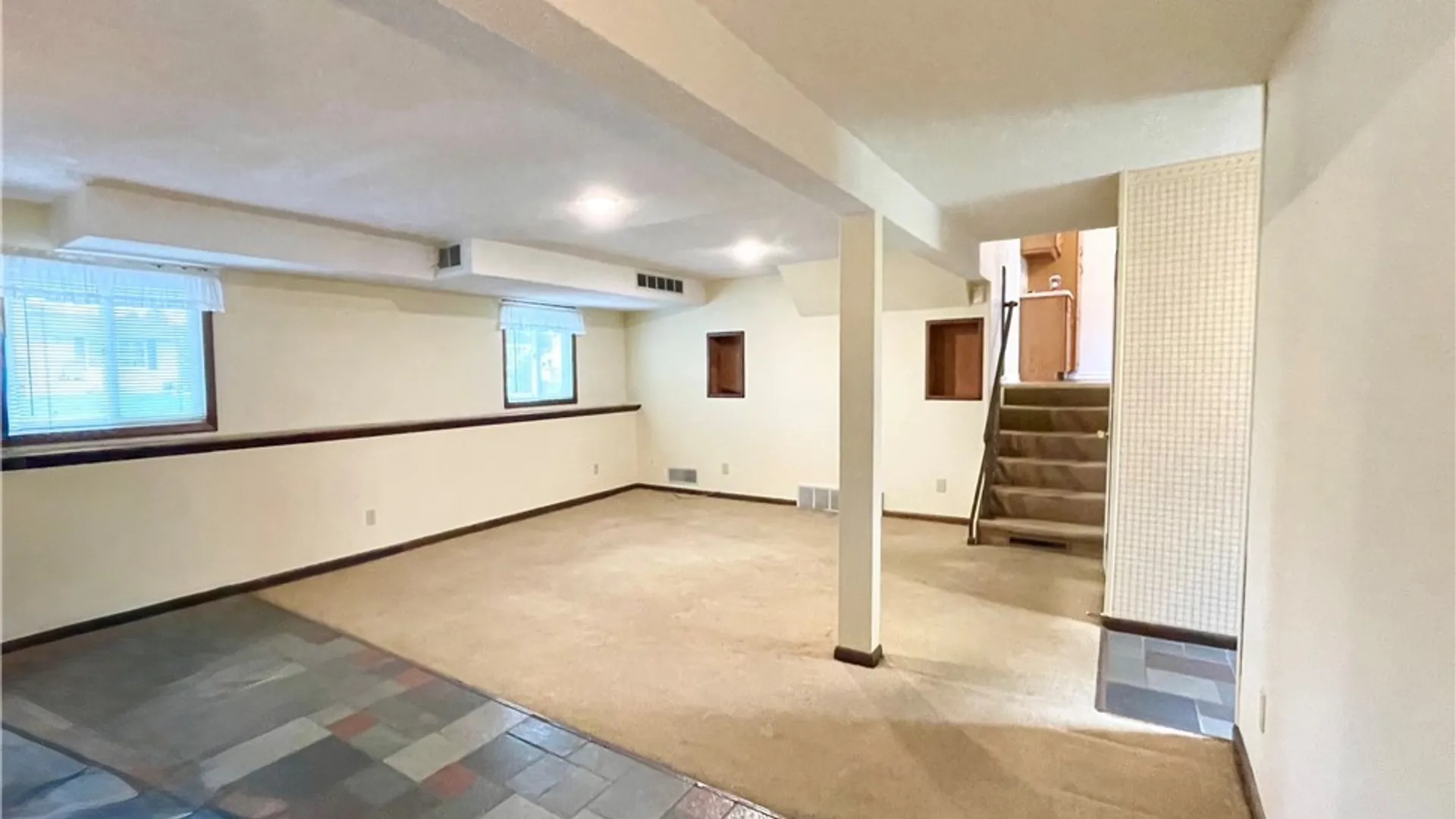 Property at 17 Juneberry Lane, Clay, NY 13090 23