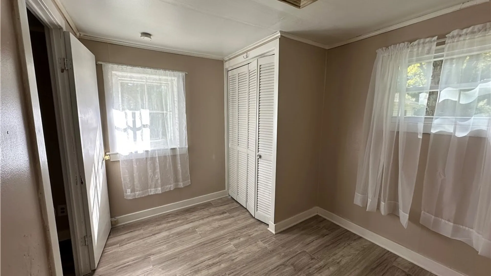 Property at 1106 Niagara Falls Boulevard, North Tonawanda, NY 14120 17