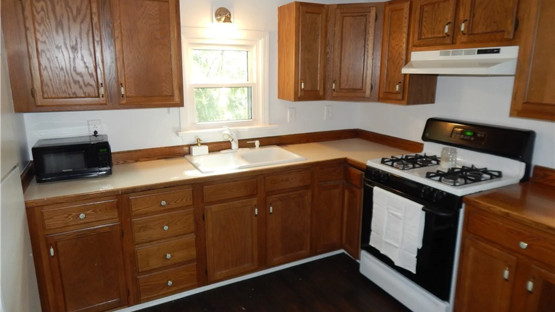 Property at 14 1/2 Elderkin Avenue, Camillus, NY 13031 25