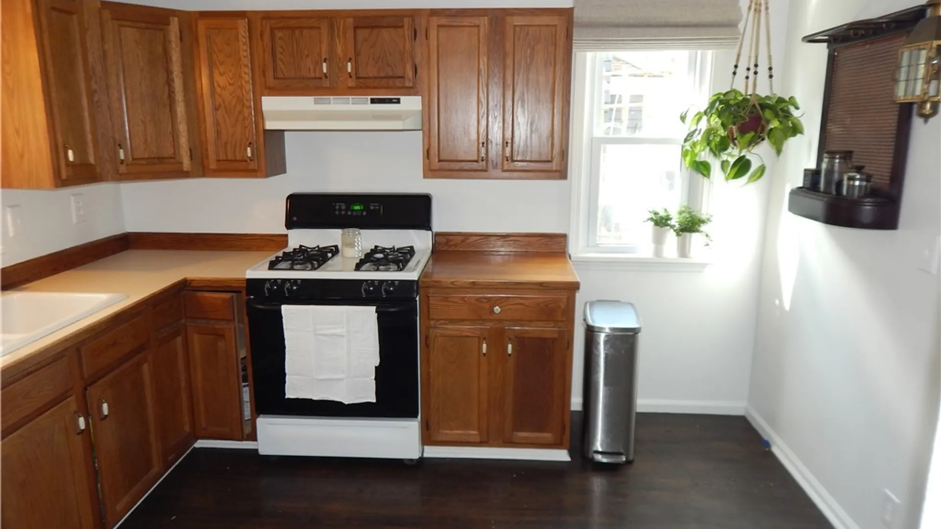 Property at 14 1/2 Elderkin Avenue, Camillus, NY 13031 28
