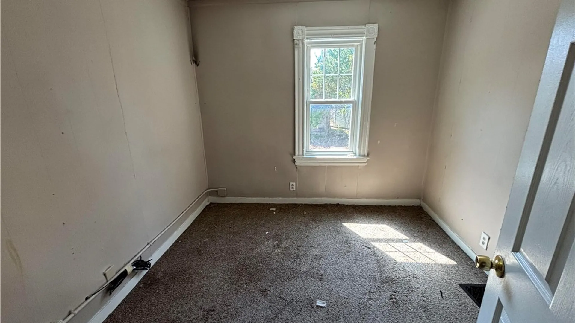 Property at 933 Jefferson Avenue, Rochester, NY 14611 7