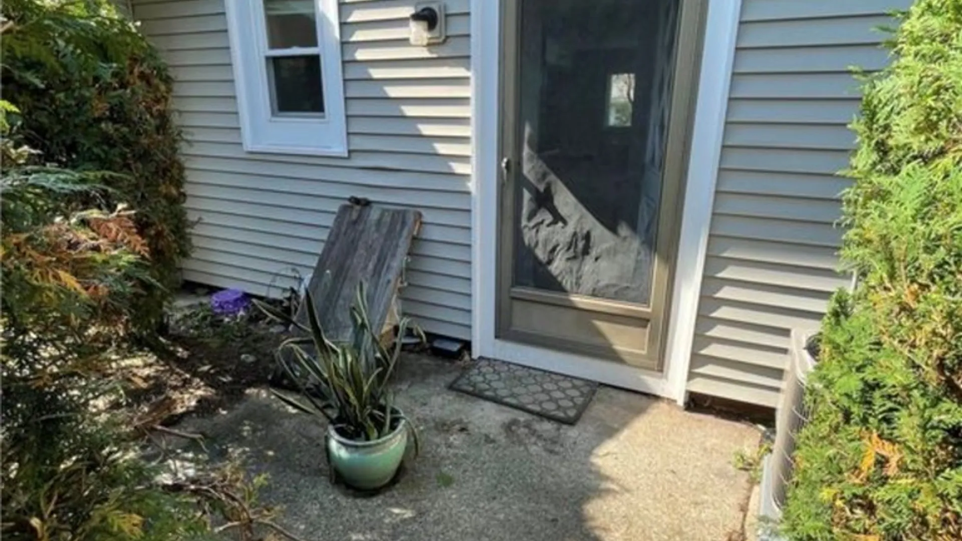 Property at 422 Eastbrooke Lane, Brighton, NY 14618 4