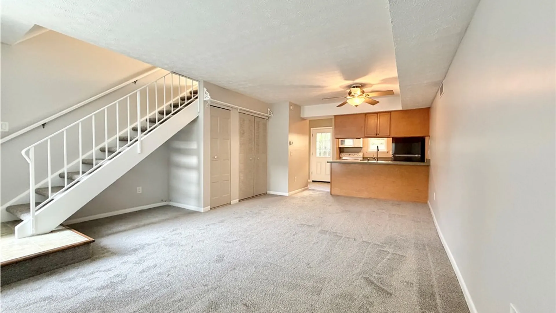 Property at 422 Eastbrooke Lane, Brighton, NY 14618 5
