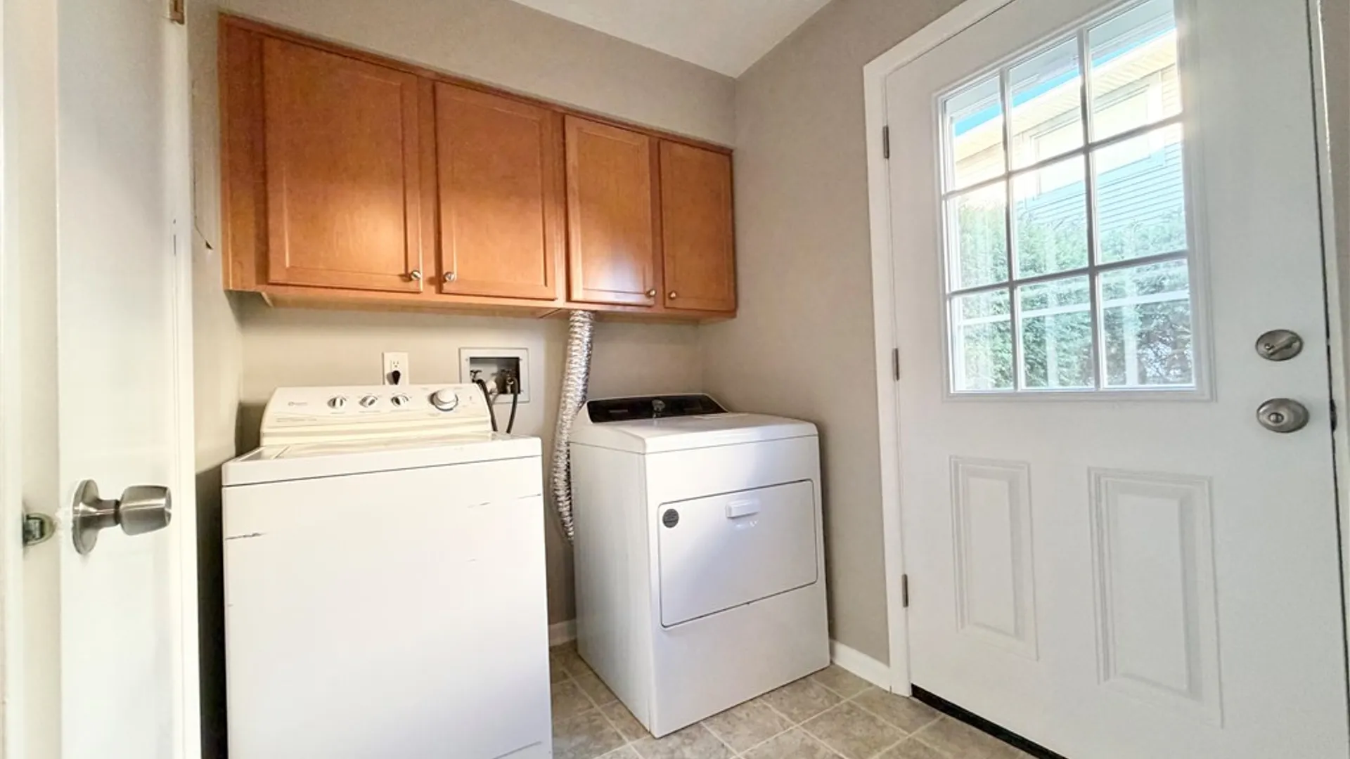 Property at 422 Eastbrooke Lane, Brighton, NY 14618 13