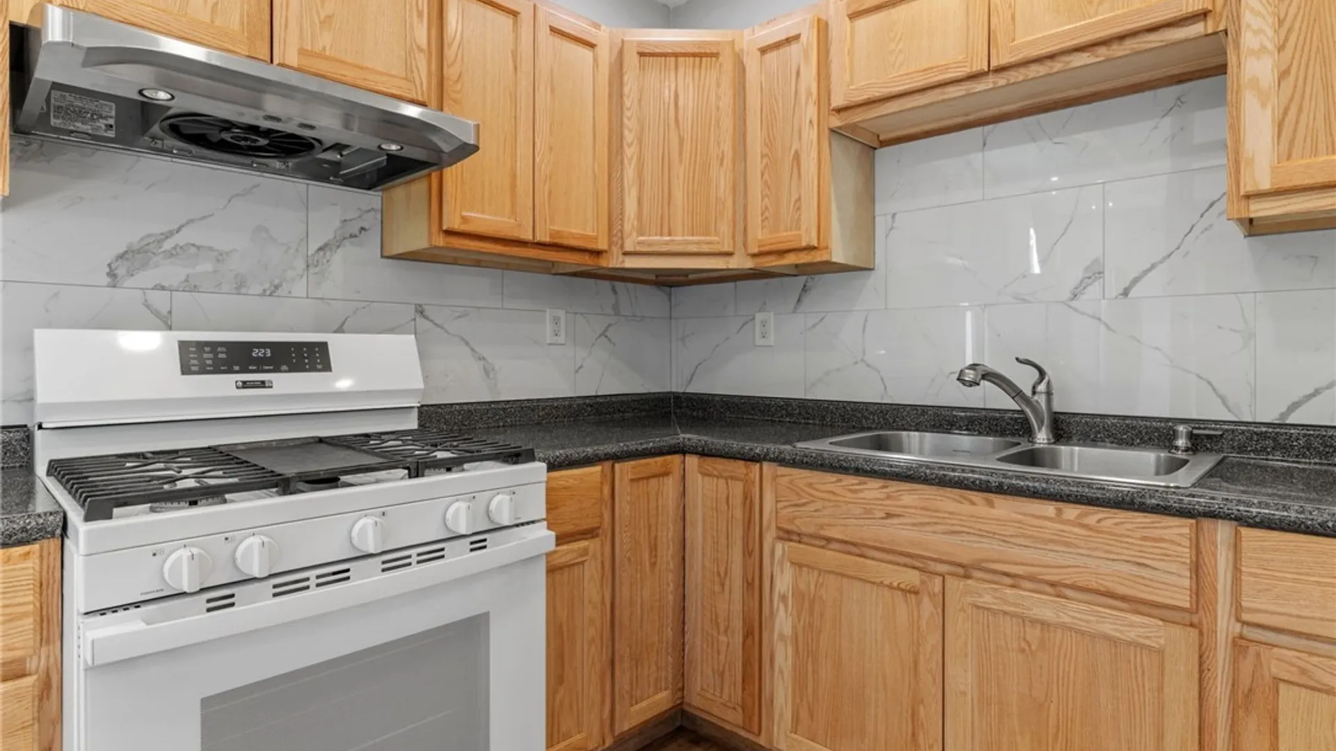 Property at 319 Merriman Ave Lower #1 Avenue, Syracuse, NY 13204 7