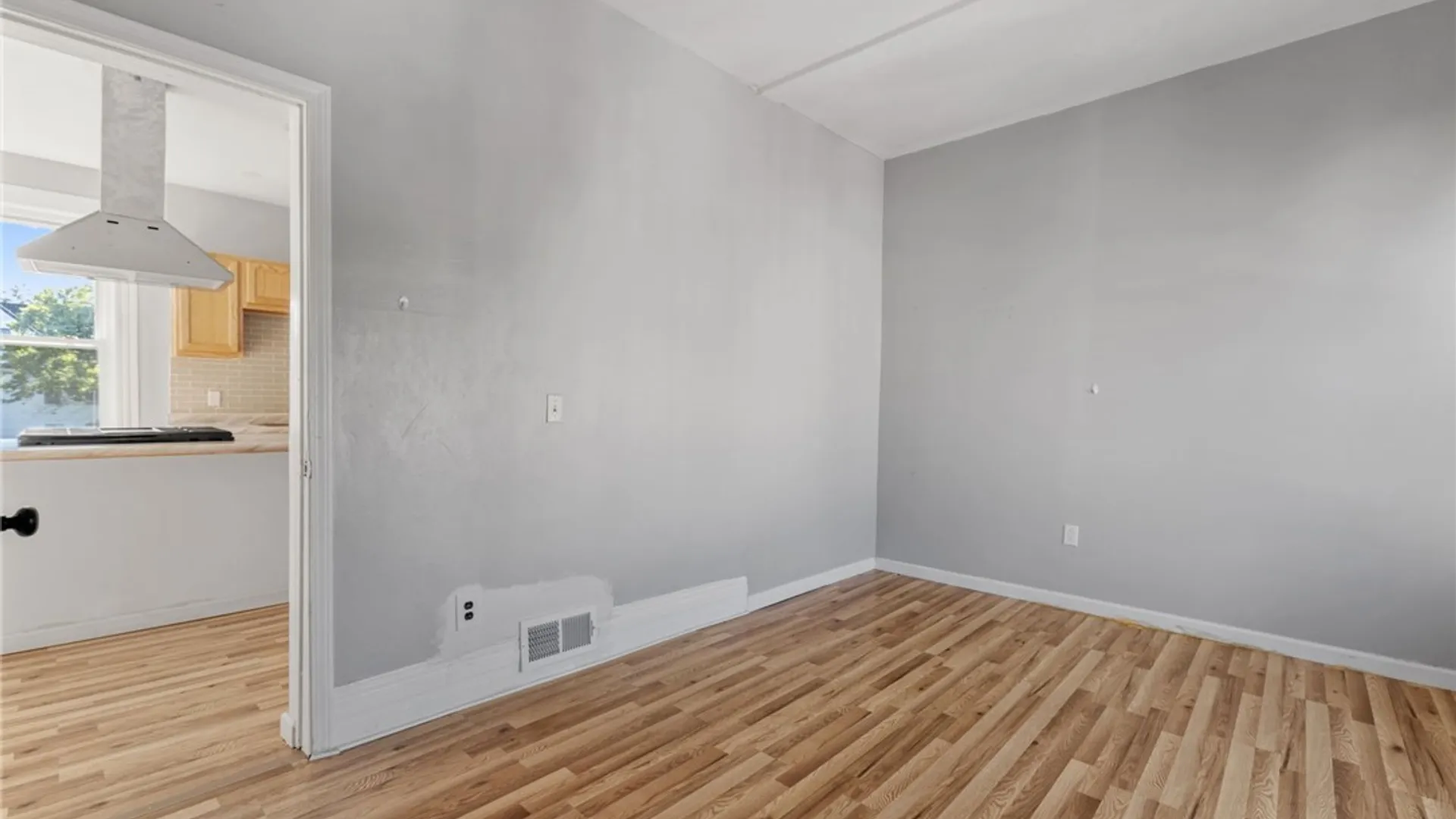 Property at 319 Merriman #2 UPPER Avenue, Syracuse, NY 13204 12