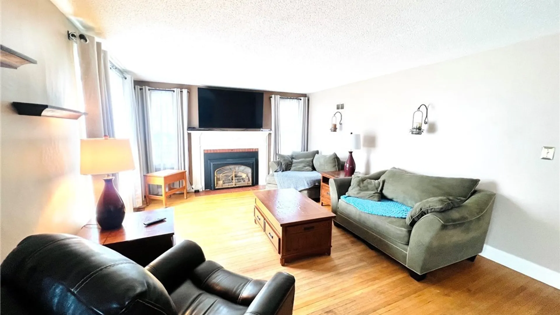 Property at 6667 Taylor Road, Hamburg, NY 14075 3