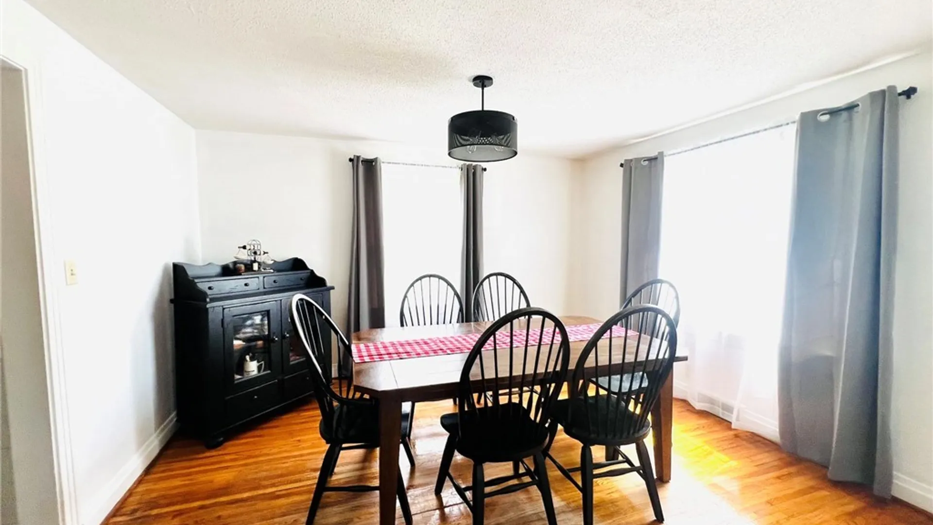 Property at 6667 Taylor Road, Hamburg, NY 14075 5