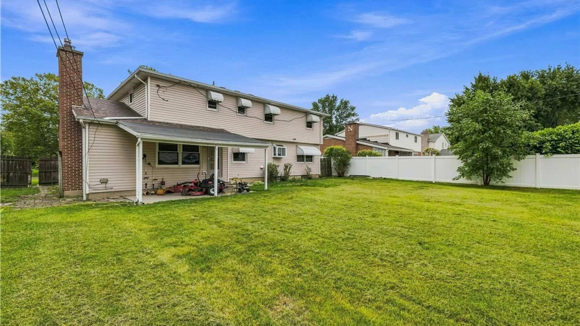 Property at 188 Ranch Trail, Amherst, NY 14221 4