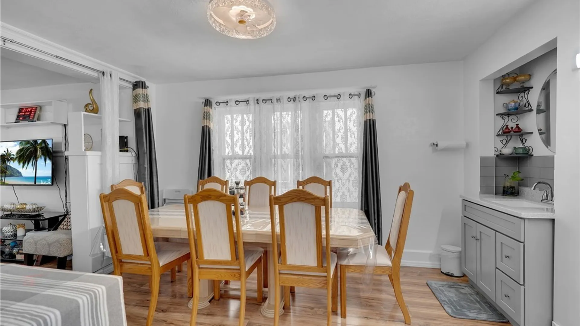Property at 735 Norfolk Avenue, Buffalo, NY 14215 4