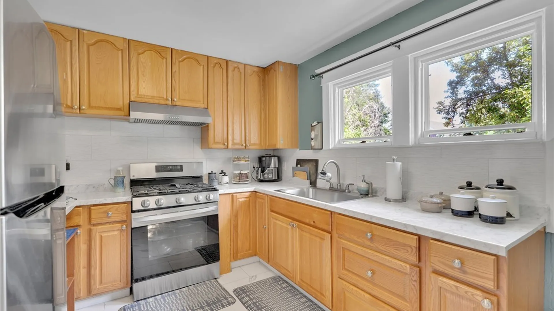 Property at 735 Norfolk Avenue, Buffalo, NY 14215 6
