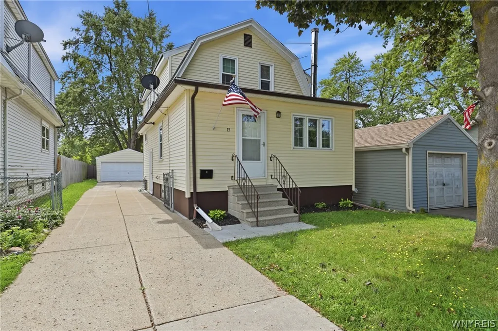Property at 15 Southcrest Avenue, Cheektowaga, NY 14225
