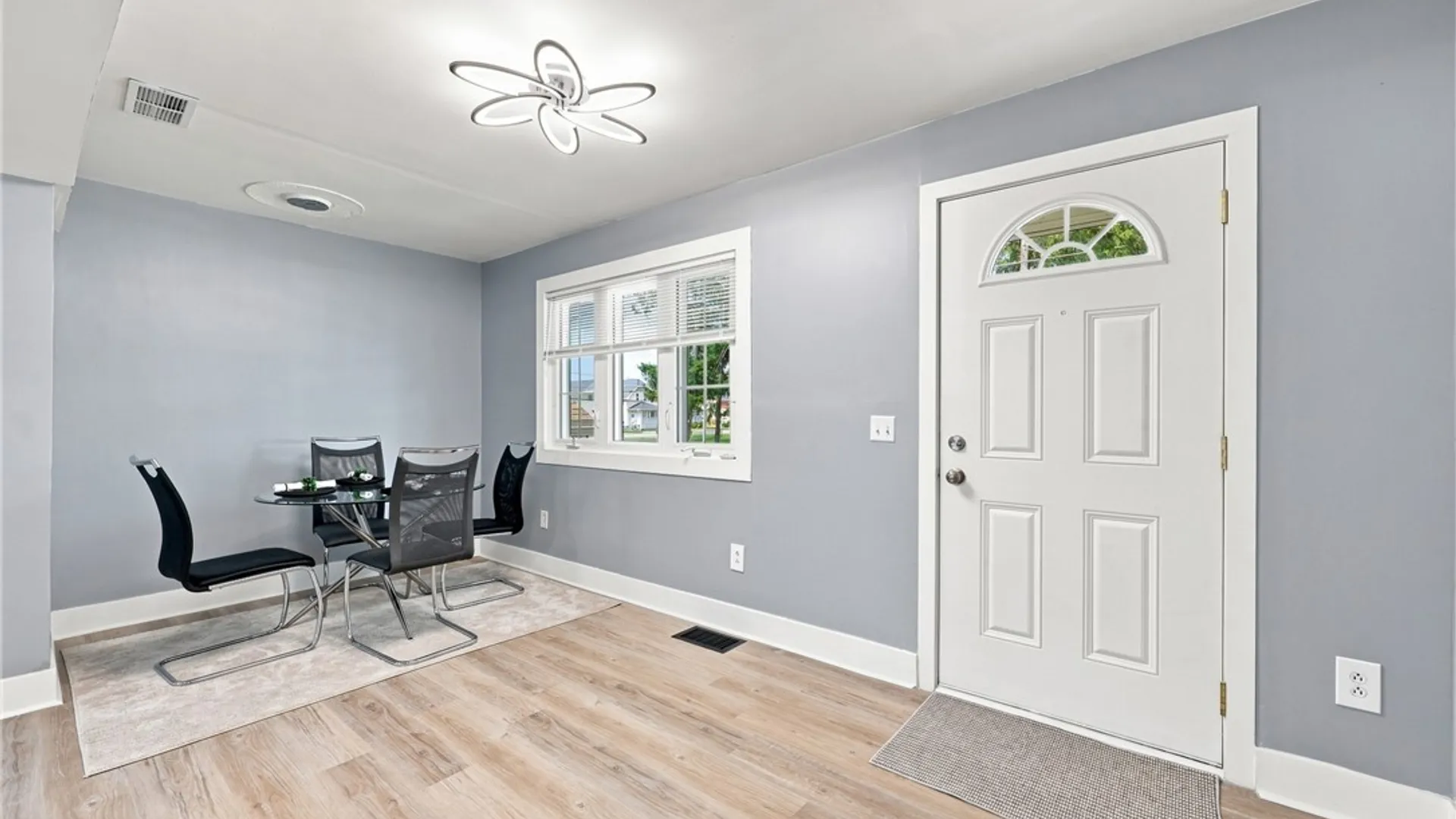 Property at 15 Southcrest Avenue, Cheektowaga, NY 14225 5