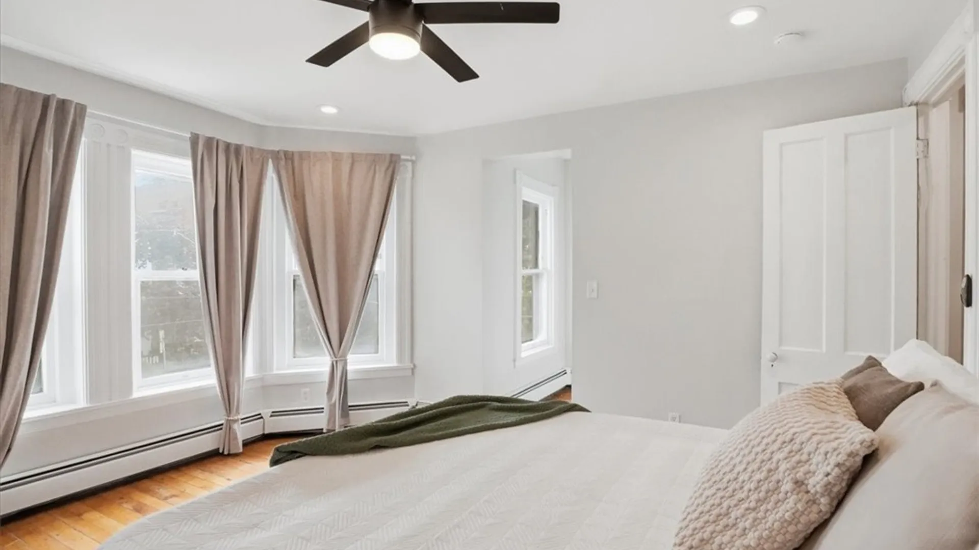 Property at 46 Whitney Place, Buffalo, NY 14201 25