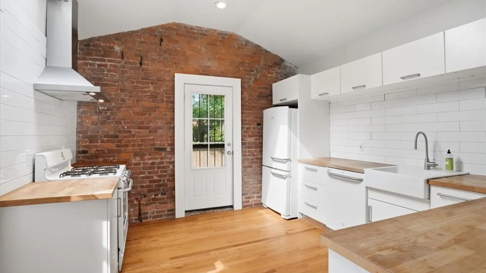 Property at 46 Whitney Place, Buffalo, NY 14201 29