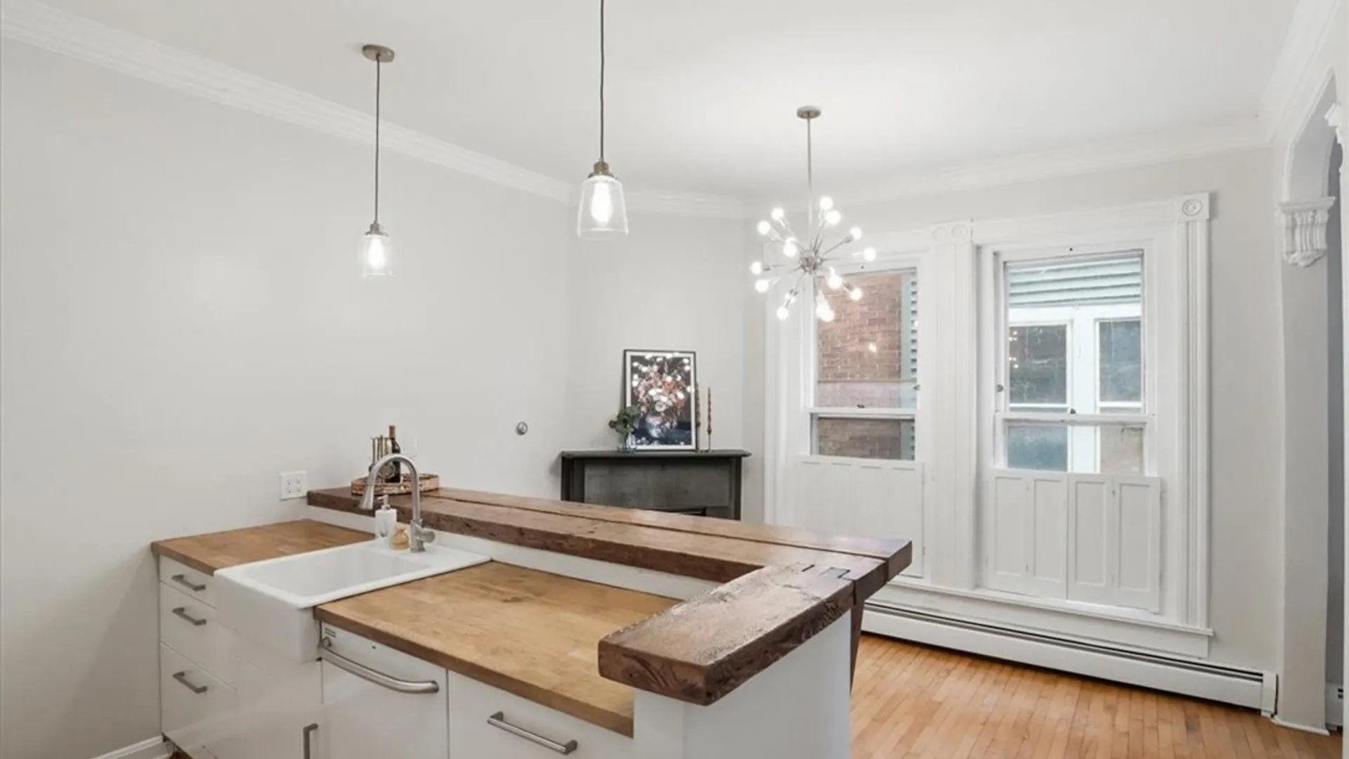 Property at 46 Whitney Place, Buffalo, NY 14201 10