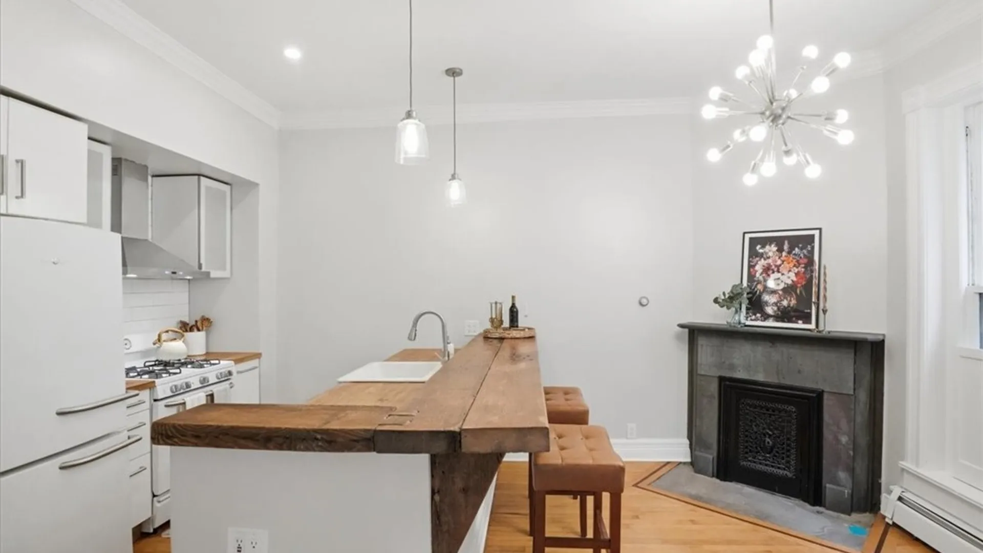 Property at 46 Whitney Place, Buffalo, NY 14201 12