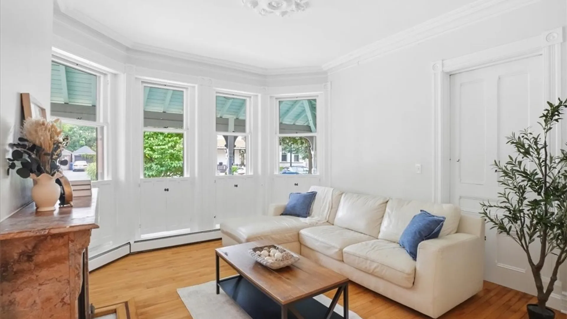Property at 46 Whitney Place, Buffalo, NY 14201 16
