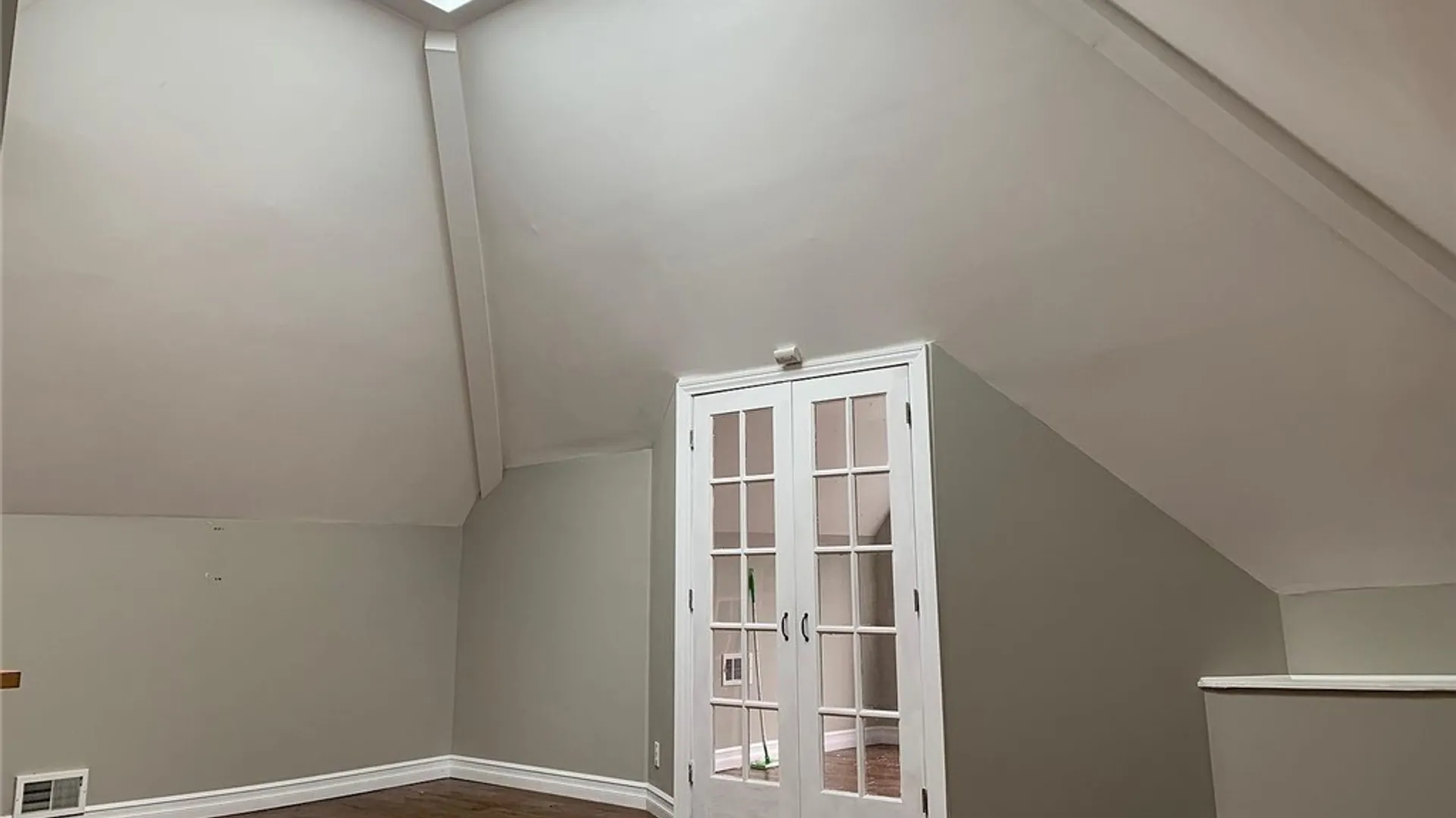 Property at 46 Whitney Place, Buffalo, NY 14201 45