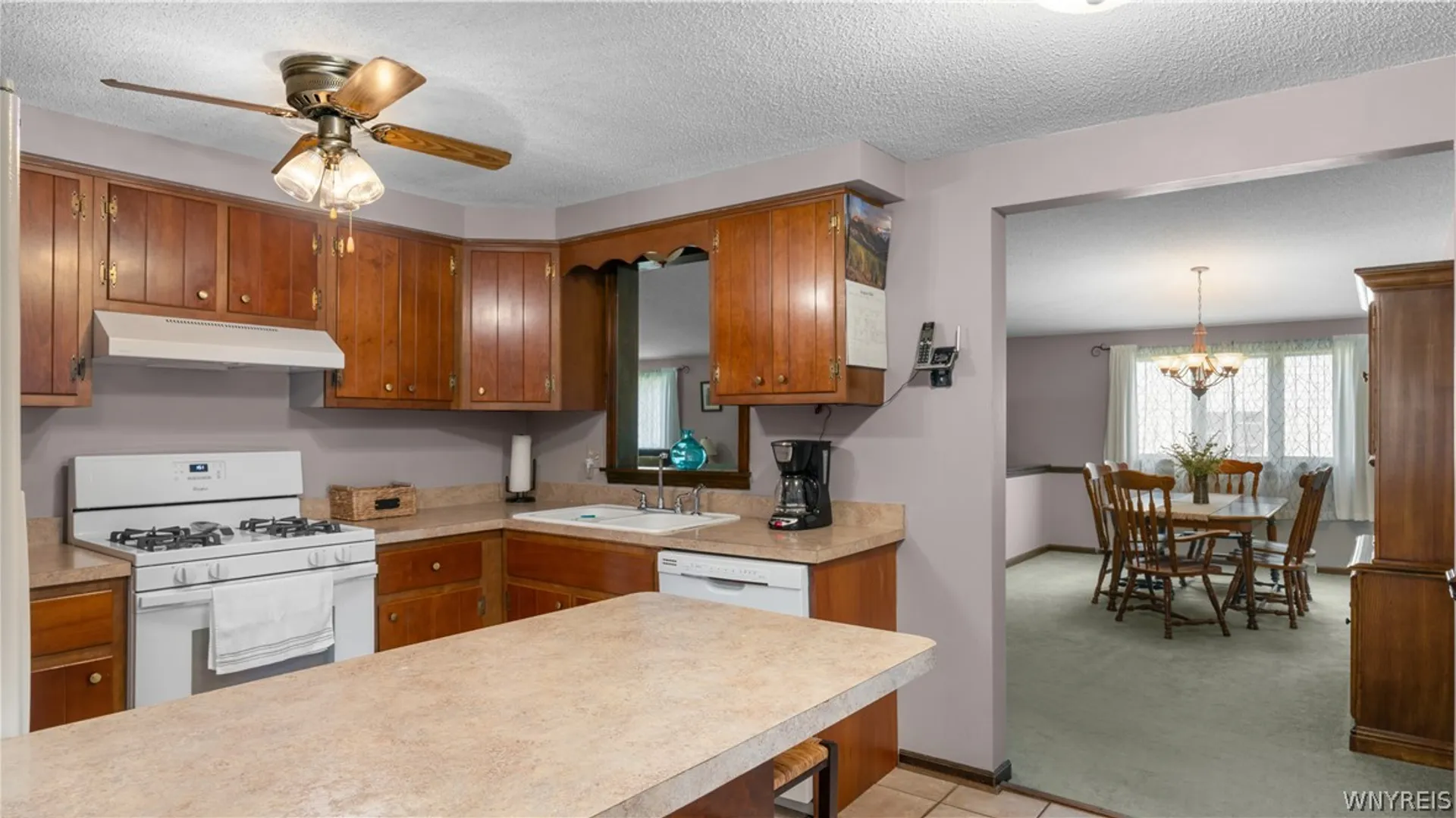 Property at 20 Glendale Terrace, Orchard Park, NY 14127 4