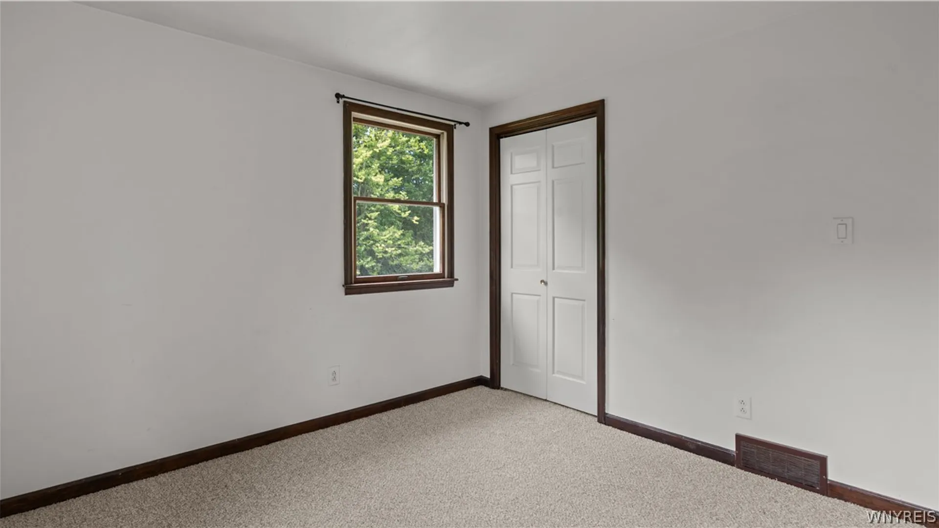 Property at 20 Glendale Terrace, Orchard Park, NY 14127 37