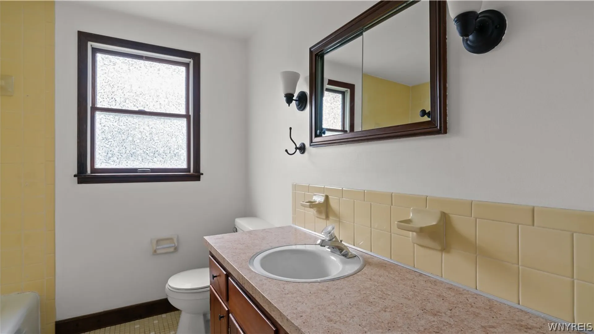 Property at 20 Glendale Terrace, Orchard Park, NY 14127 38