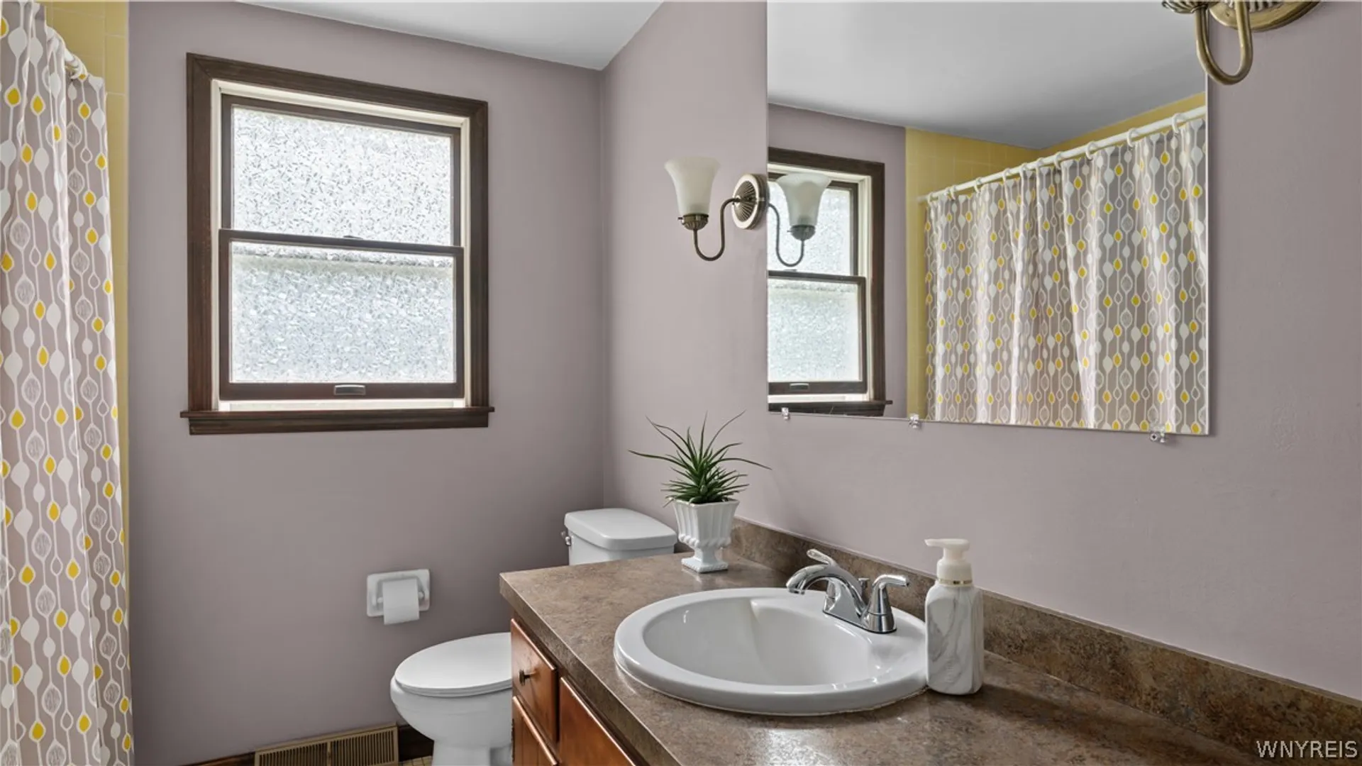 Property at 20 Glendale Terrace, Orchard Park, NY 14127 21