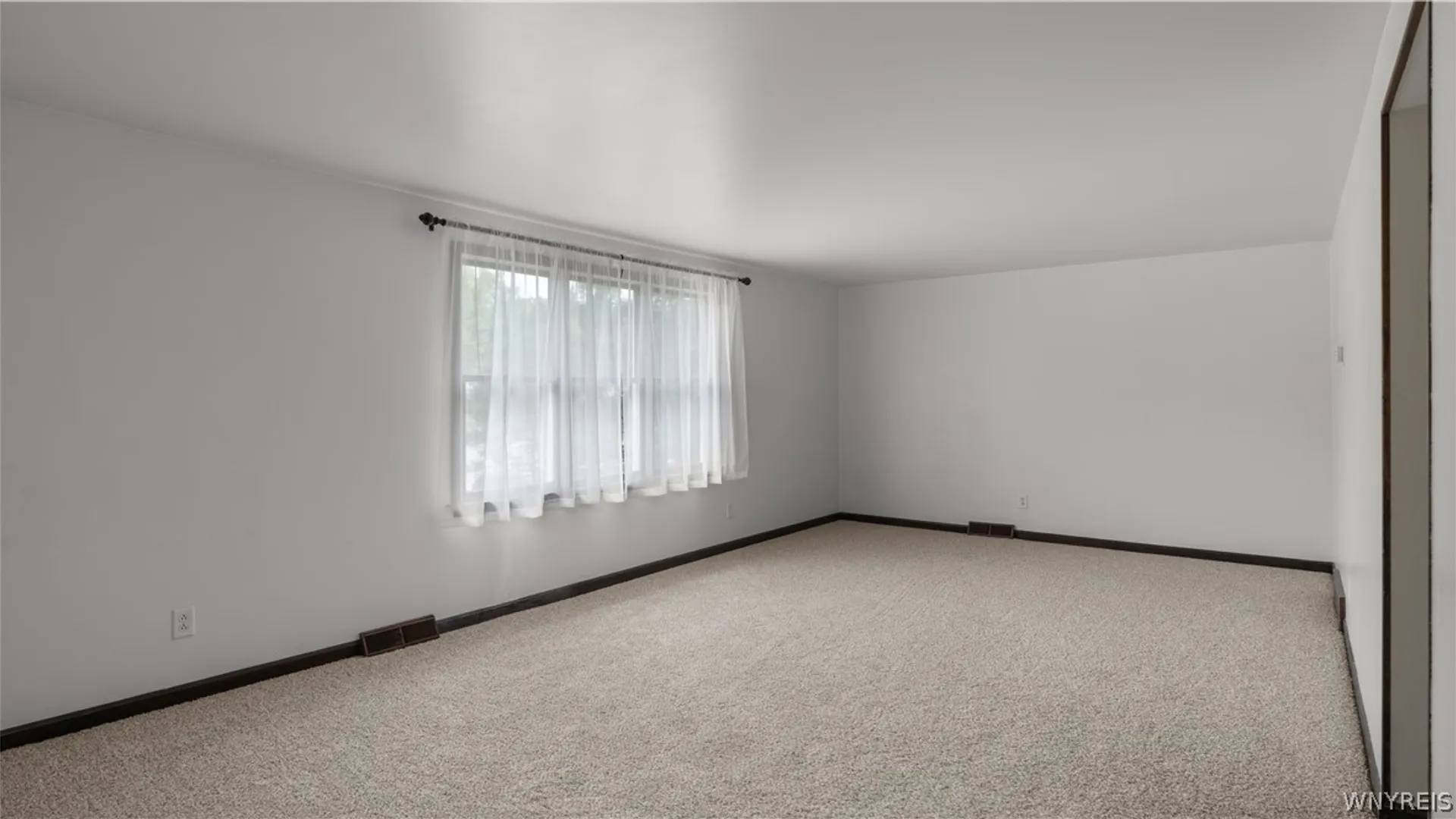 Property at 20 Glendale Terrace, Orchard Park, NY 14127 26