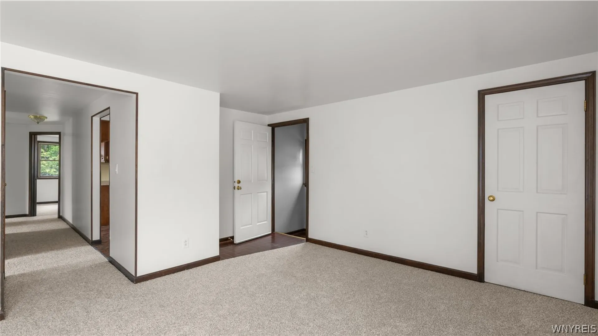 Property at 20 Glendale Terrace, Orchard Park, NY 14127 28