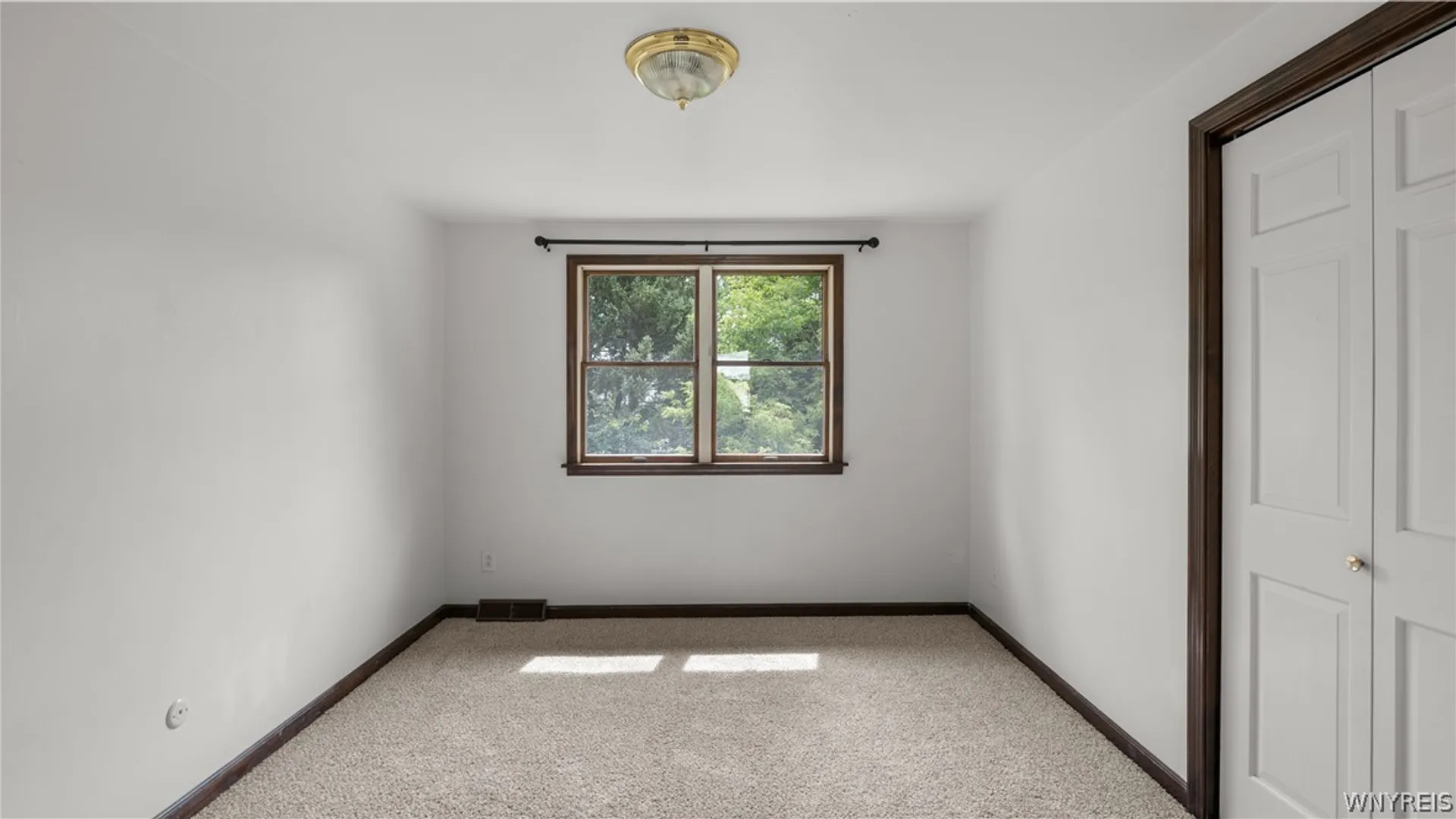 Property at 20 Glendale Terrace, Orchard Park, NY 14127 32