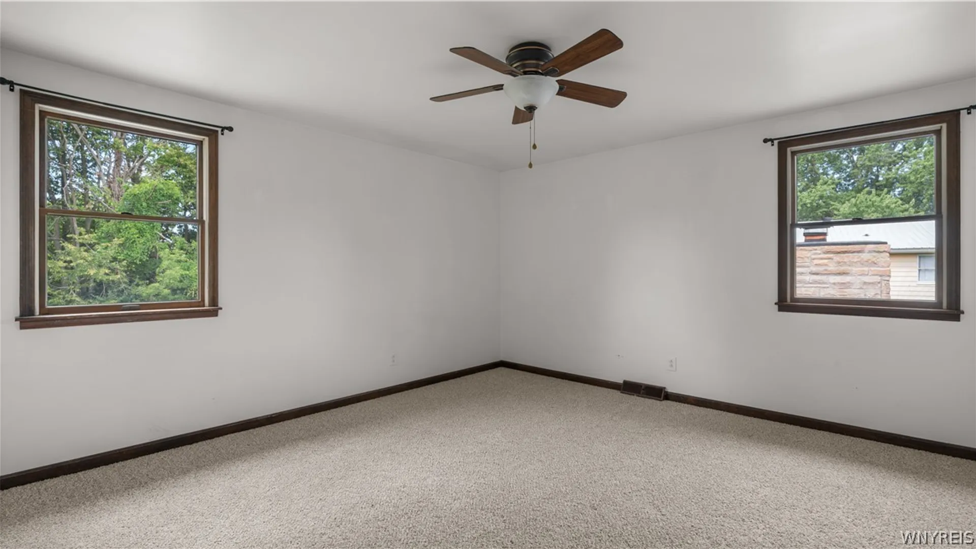 Property at 20 Glendale Terrace, Orchard Park, NY 14127 34